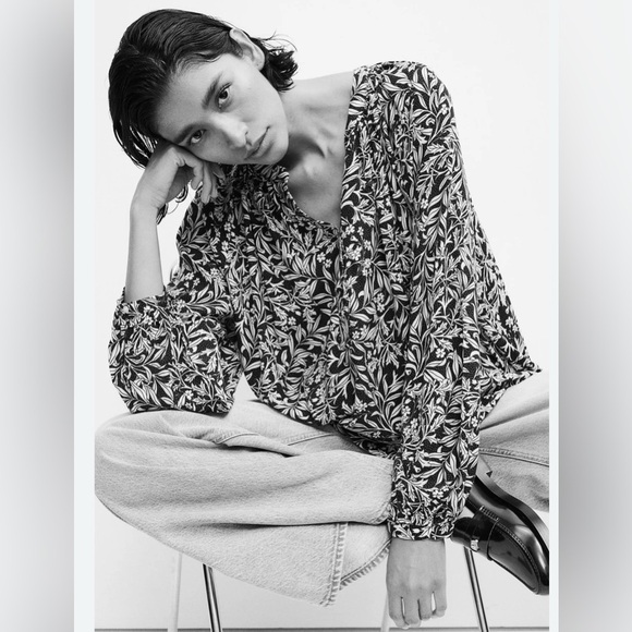Floral Black and White Blouse - Picture 1 of 5